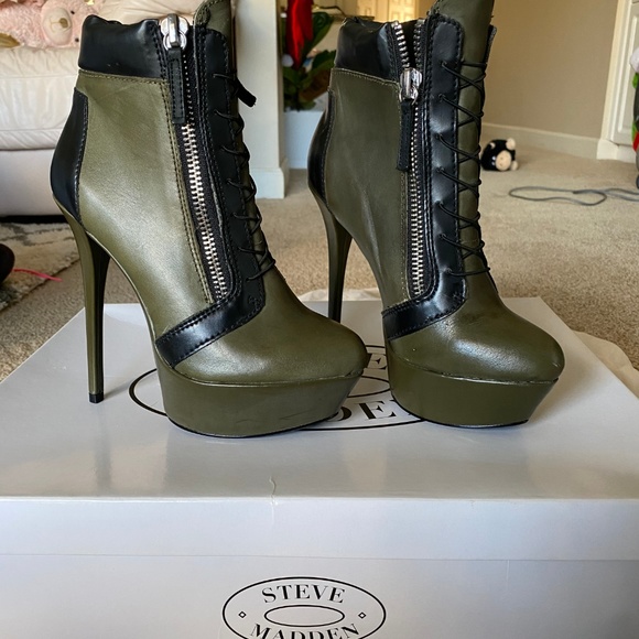 Steve Madden Sz. 7 Stiletto Boot - - Picture 5 of 7